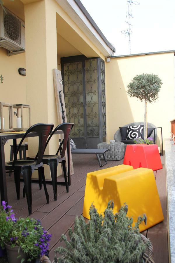 Sky6 Apartment Milan Bagian luar foto