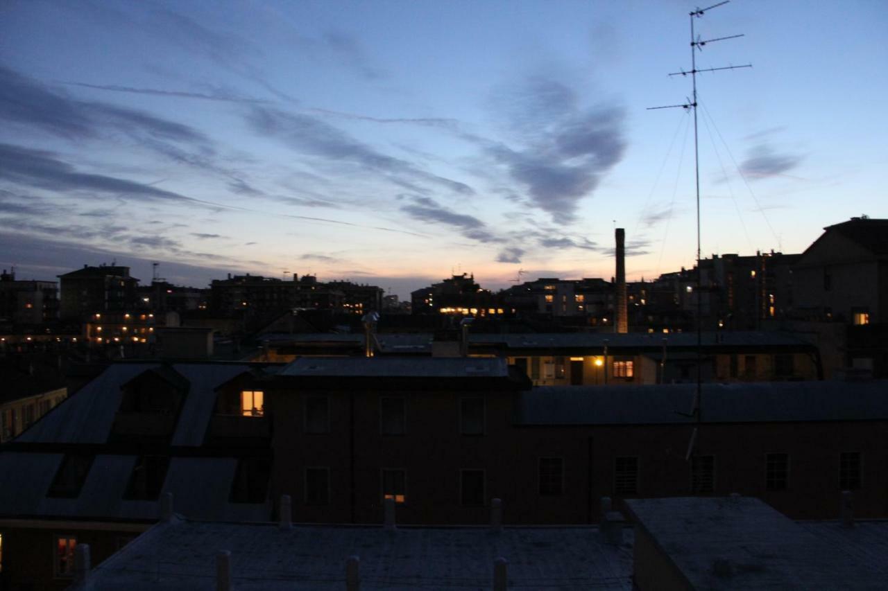 Sky6 Apartment Milan Bagian luar foto
