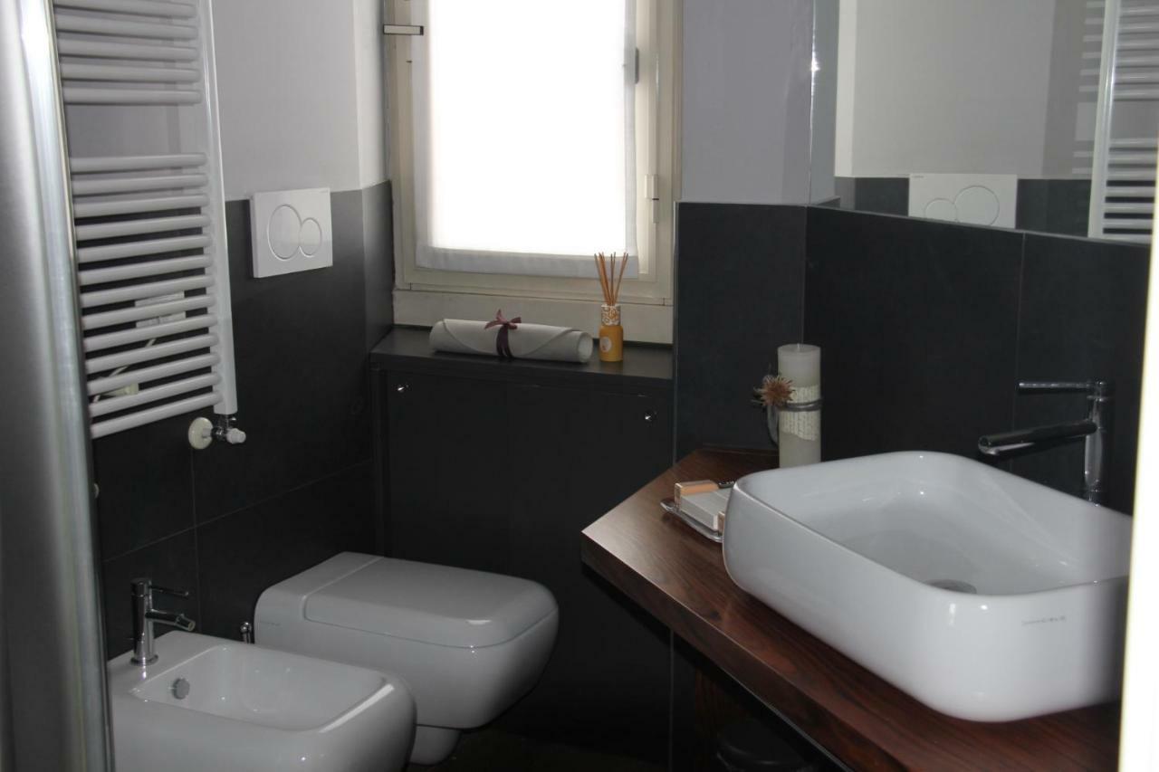 Sky6 Apartment Milan Bagian luar foto